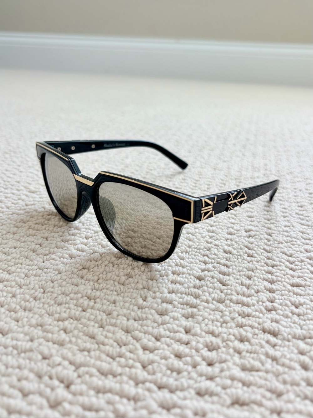 Women's Shaka’s Hawaii Black Sunglasses with Gold Accents NWT